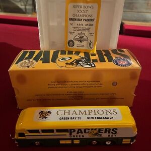 Green Bay Packers Super Bowl XXXI Champions Collectible Bus